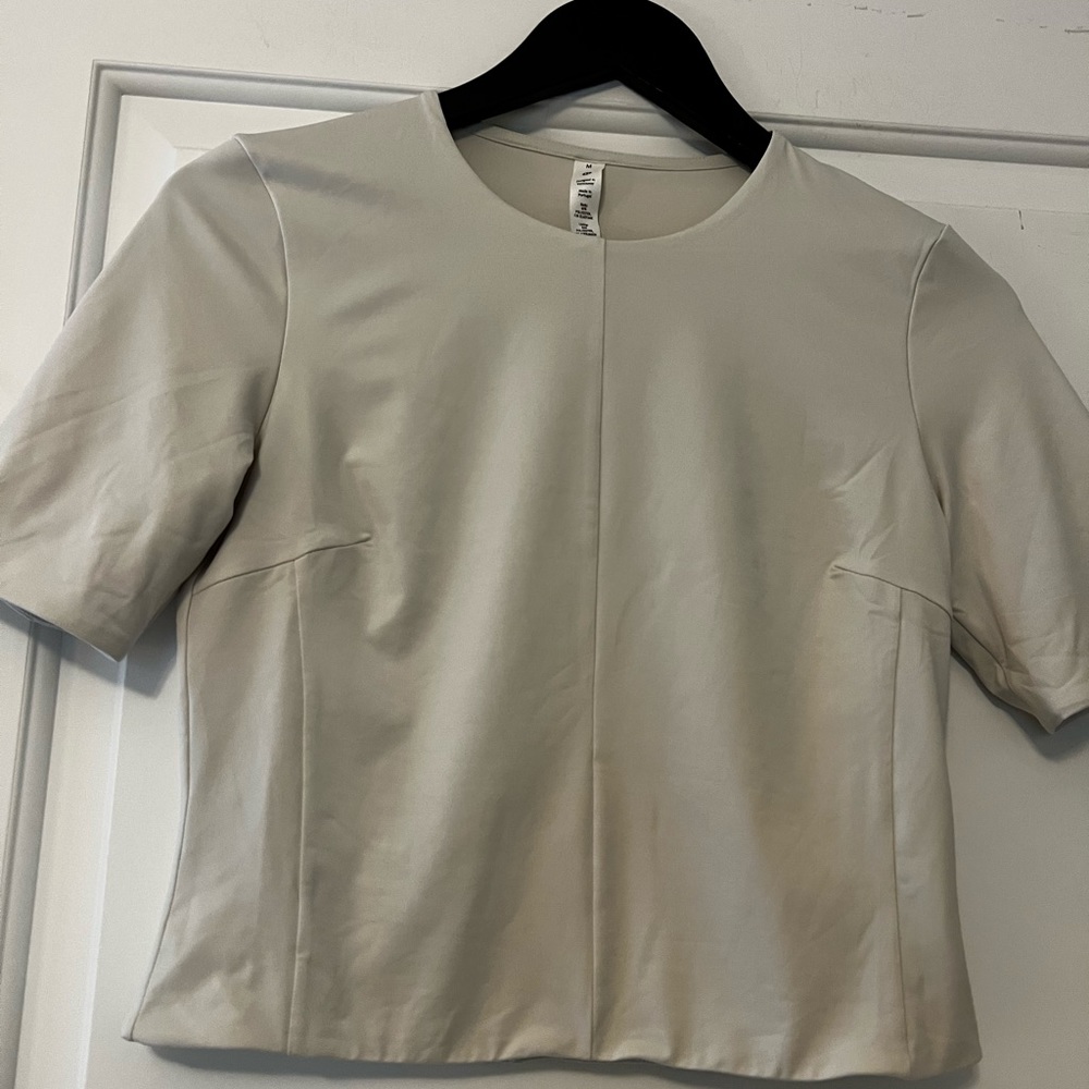 NWOT Lululemon Tight-Fit Lined Shirt, Size M